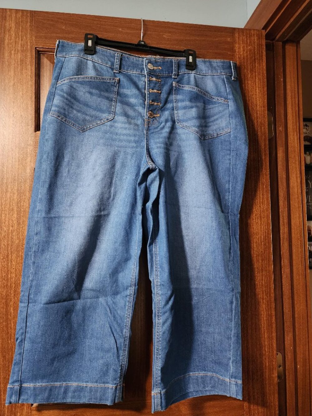 Torrid Crop Wide Leg Vintage Stretch Mid-Rise Jeans